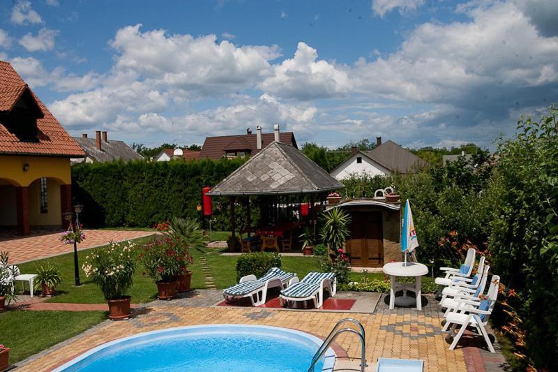 霍尔普潘子奥酒店 Balatonföldvár 外观 照片