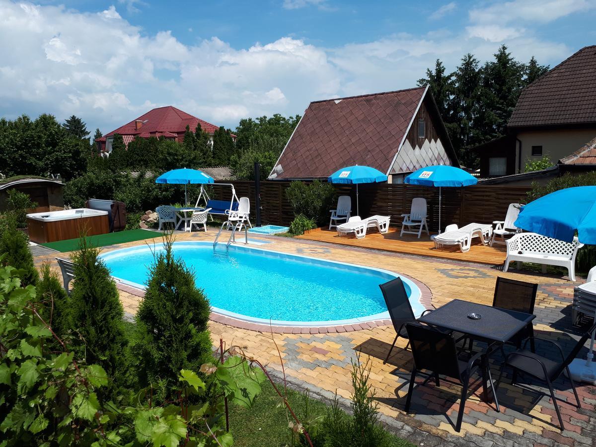 霍尔普潘子奥酒店 Balatonföldvár 外观 照片